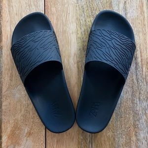 Zara rubber beach slides